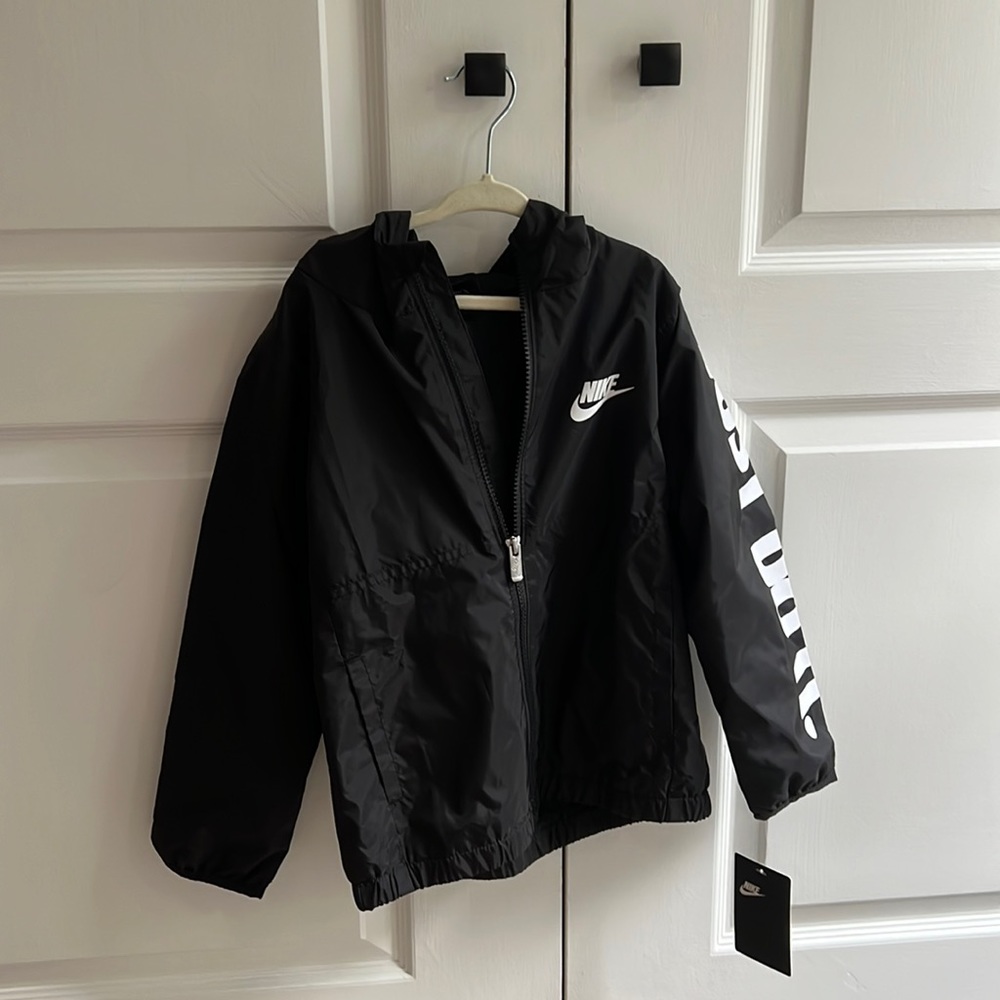 Boys Nike Hooded windbreaker, size 5-6